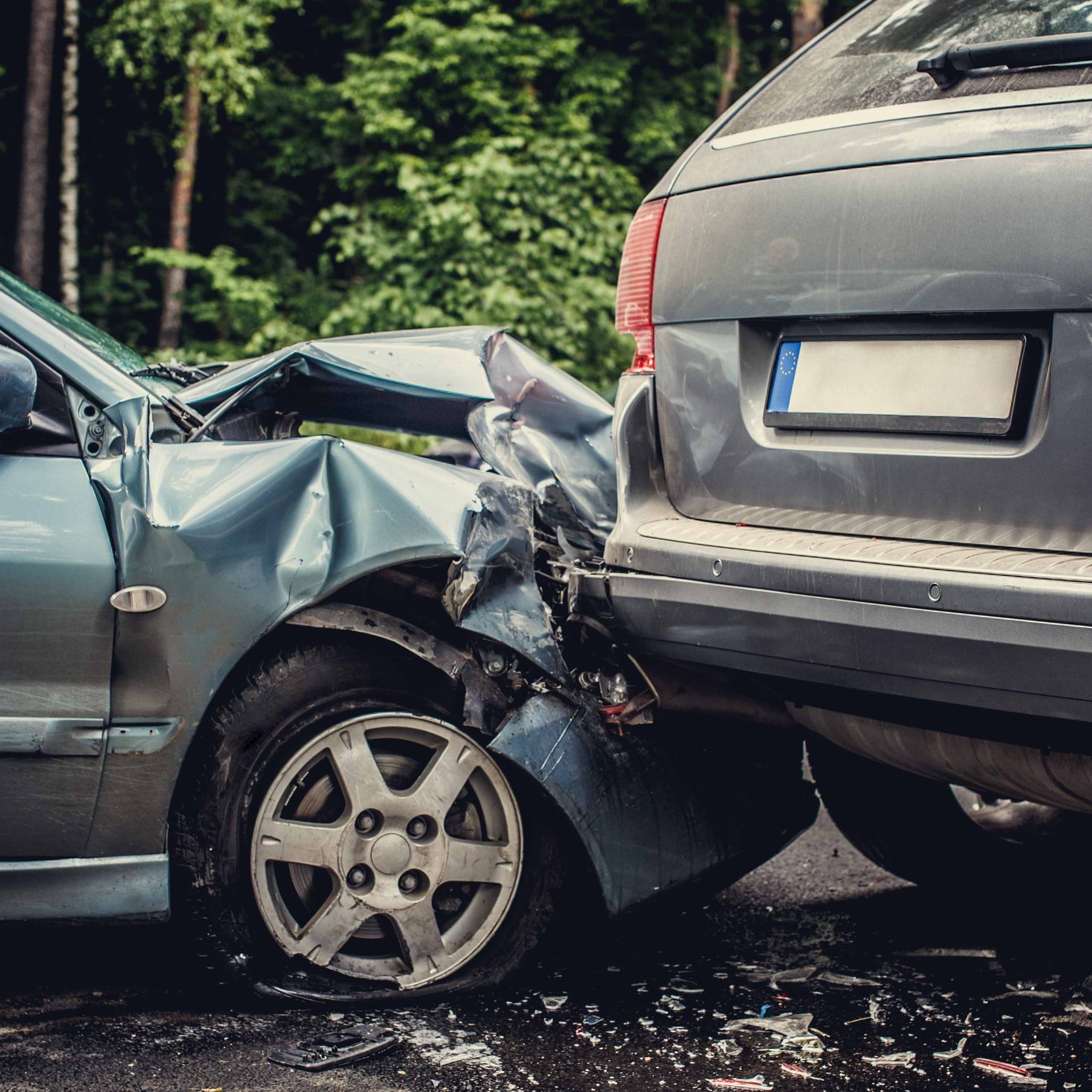 immagine-di-un-incidente-automobilistico-che-ha-coinvolto-due-auto (1)
